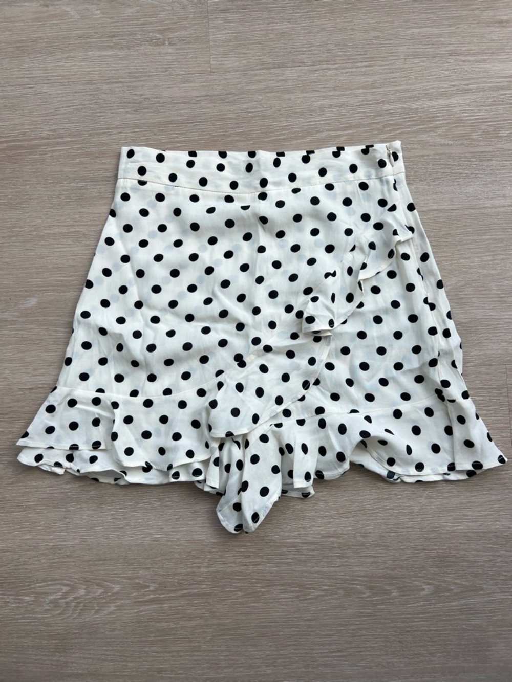 ZARA Y2K White & Black Polka Dot Summer Skort with Ruffle Hem Women's XS